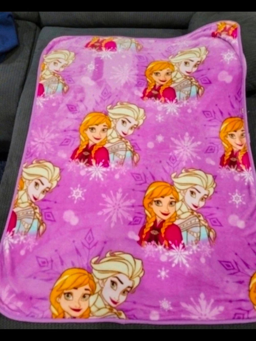Frozen Anna & Elsa Plush Throw Blanket - Purple Girls Small Frozen Blanket